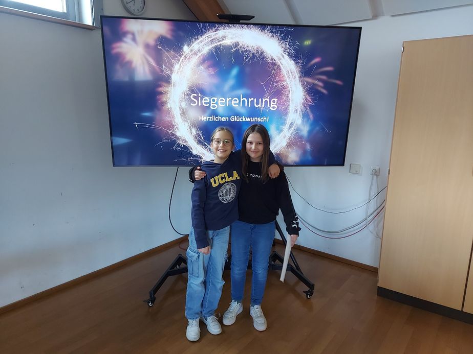 Elena Calvo Glück (2. Platz) und Hermine Korn (Siegerin) 